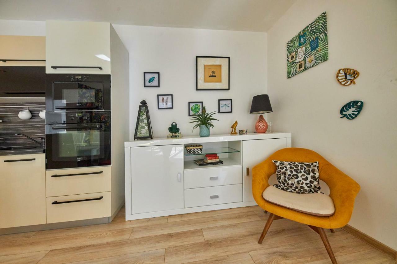 Pineapple Apartment Bratislava Exterior foto